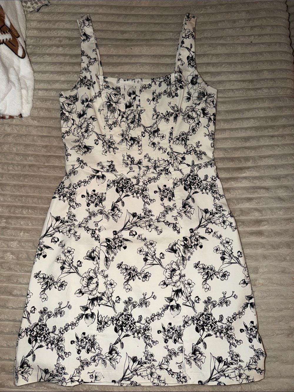 Francesca's Collections Black & White Floral Mini Dress